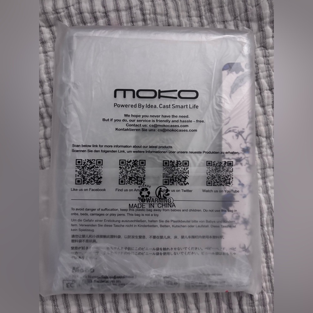 White & Blue Floral Kindle Paperwhite Case | MoKo (2021) - Picture 3 of 5
